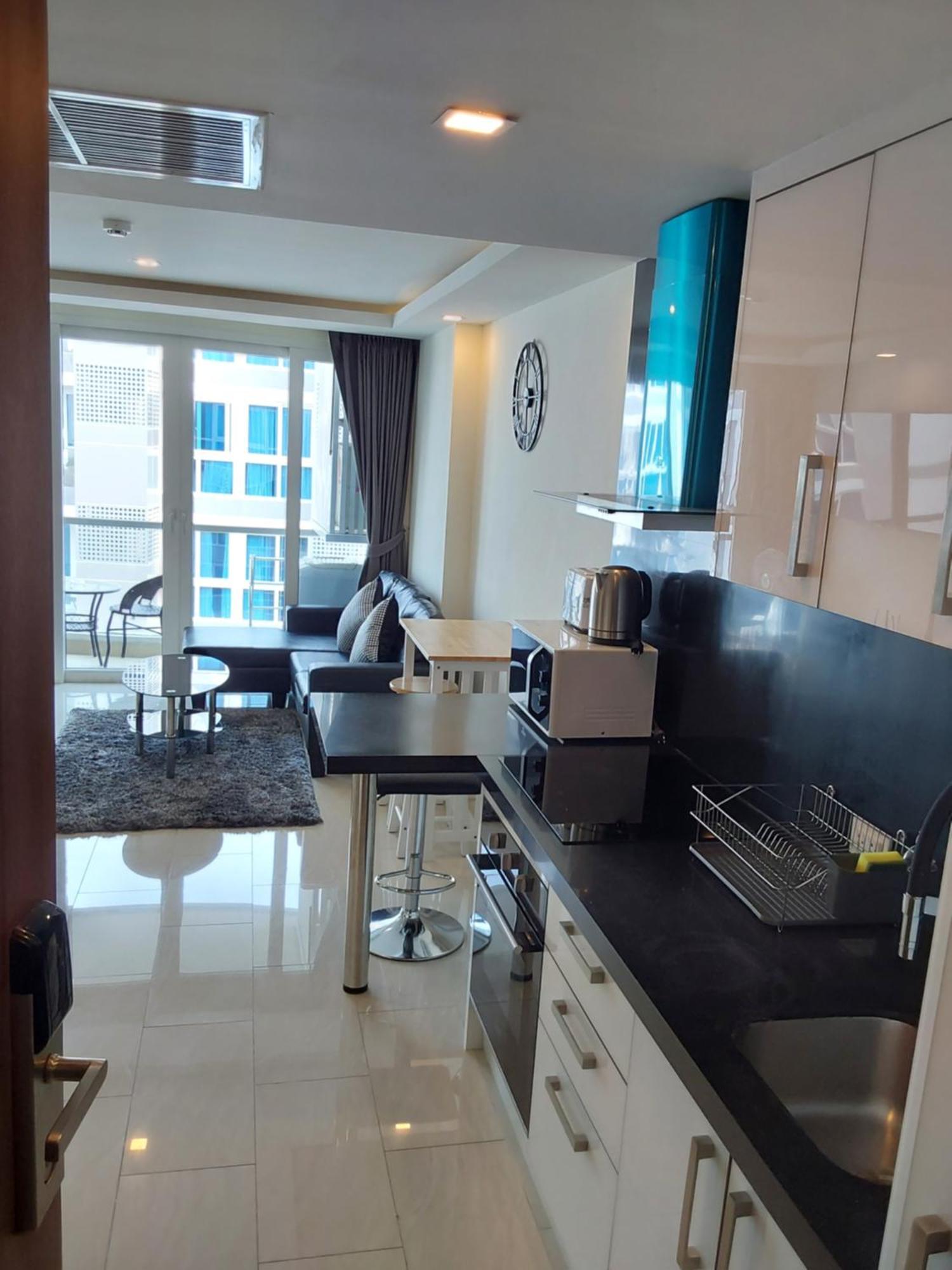 Apartemen Grand Avenue, 2 Bed-/ 2 Bathroom, 70 Sqm, Pool View Pattaya