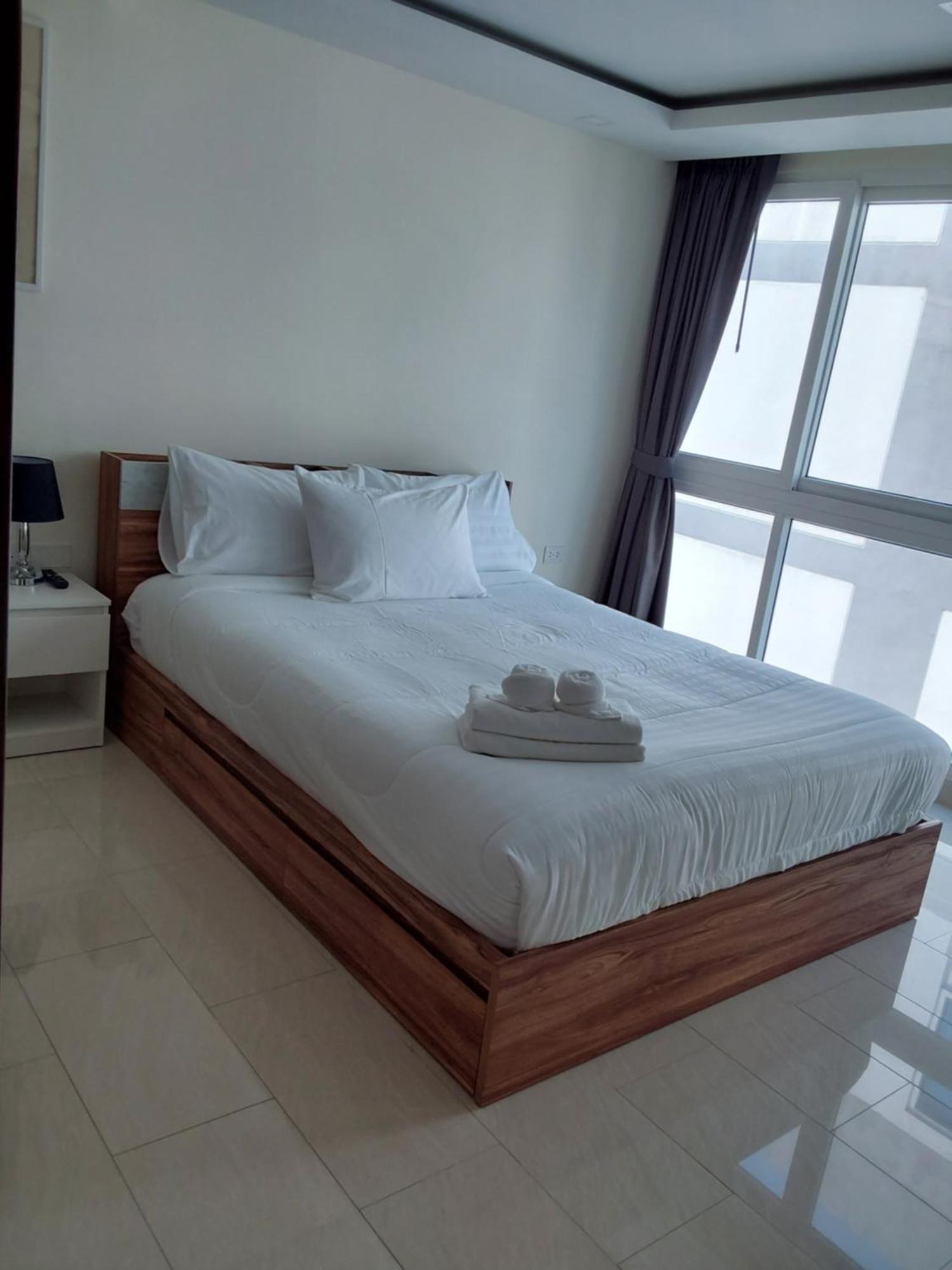 Grand Avenue, 2 Bed-/ 2 Bathroom, 70 Sqm, Pool View Apartemen Pattaya
