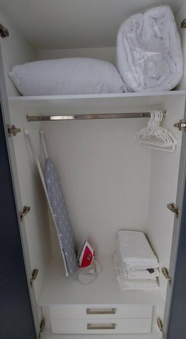 Grand Avenue, 2 Bed-/ 2 Bathroom, 70 Sqm, Pool View Apartemen