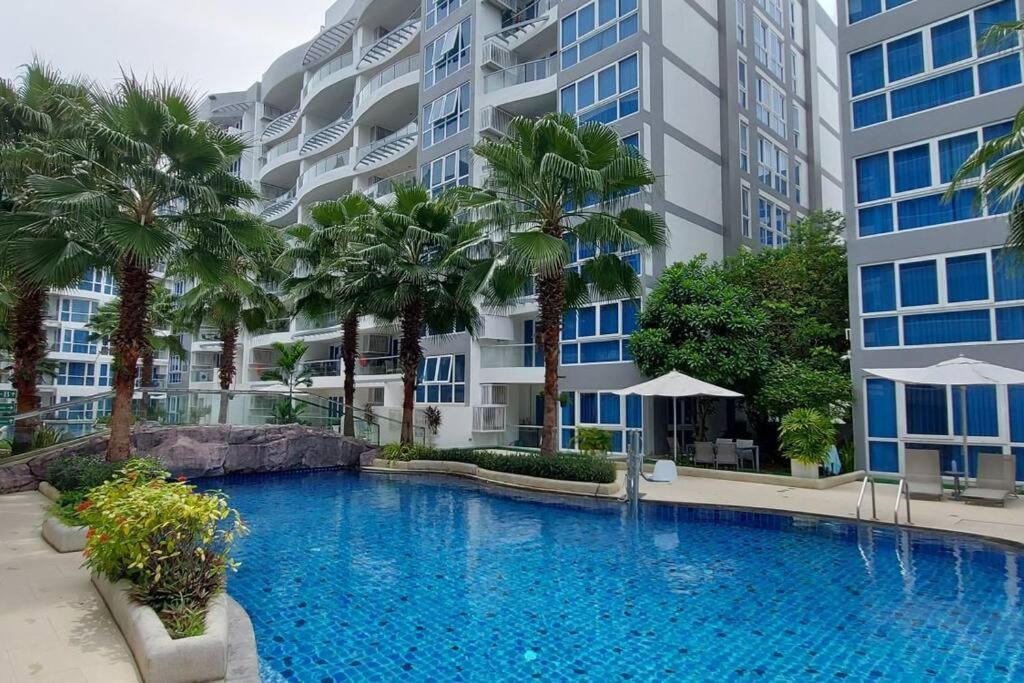Apartemen Grand Avenue, 2 Bed-/ 2 Bathroom, 70 Sqm, Pool View Pattaya
